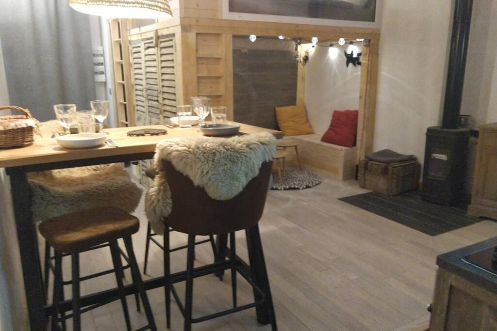 Chaleureux Petit De 4 Couchages